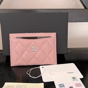 🩷BNIB FLAT CARD HOLDER 24p PINK CAVIAR SHW